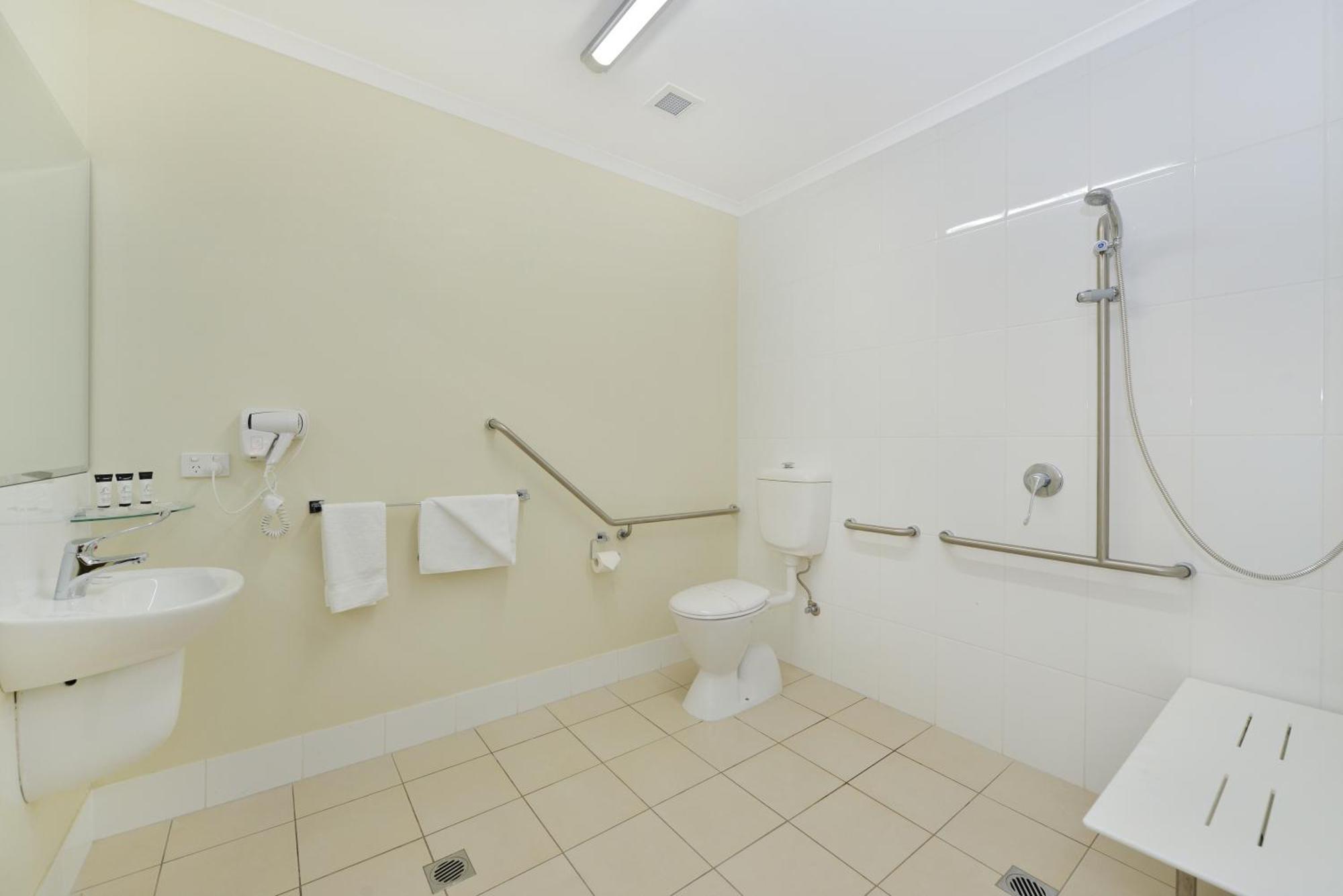 Deluxe Hotel Room - Disability Access