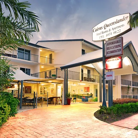 Cairns Queenslander Hotel & Apartments-3